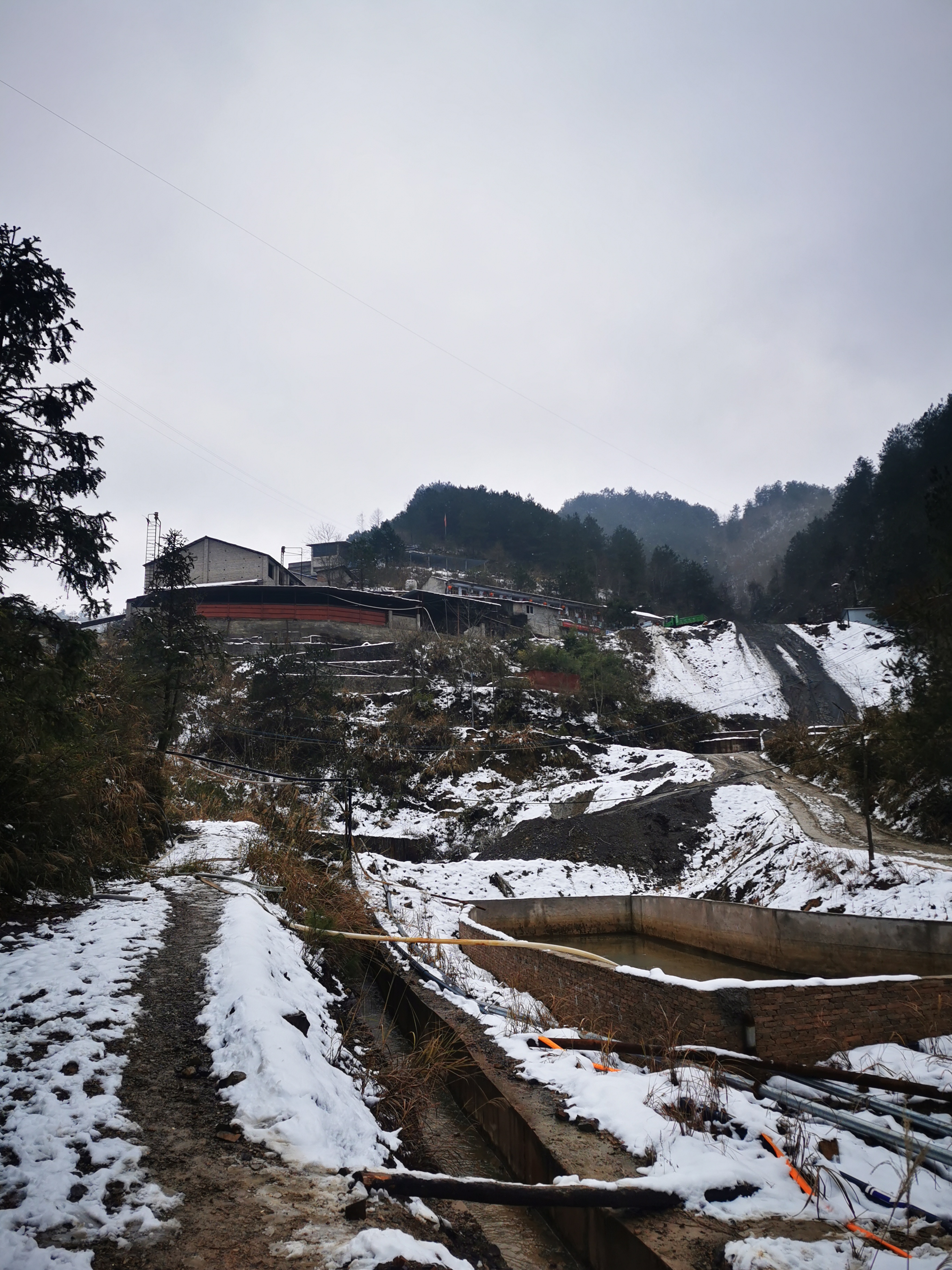 东北某地金矿全泥浸出生产调试
